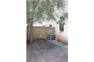 7479 NW 180th Terrace, Hialeah, FL 33015, Sold 01/19/17