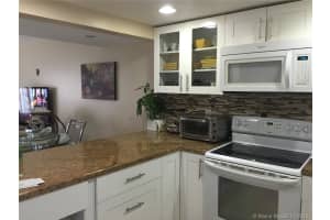 800 SW 104th Ct, Miami, FL 33174, Sold 04/14/17