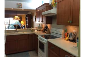 520 SE 12th St, Dania Beach, FL 33004, Sold 04/12/17