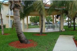 6912 NW 179th St, Hialeah, FL 33015, Sold 01/12/17