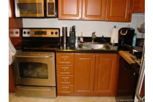 4013 N University Dr, Sunrise, FL 33351, Sold 08/01/17