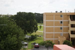 9120 Fontainebleau Blvd, Miami, FL 33172, Sold 02/13/17