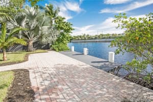 2830 NE 21st Terrace, Fort Lauderdale, FL 33306, Sold 02/21/17