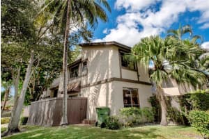 2031 Bayberry Dr, Pembroke Pines, FL 33024, Sold 01/03/17