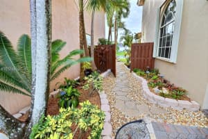 9820 NW 20th Ct, Pembroke Pines, FL 33024, Sold 05/18/17