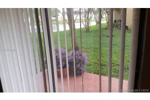 251 Palm Cir W, Pembroke Pines, FL 33025, Sold 05/30/17