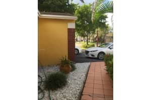 8275 NW 193rd Ln, Hialeah, FL 33015, Sold 01/30/17