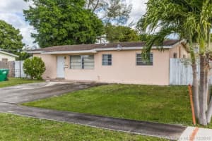 16821 NW 72nd Ave, Hialeah, FL 33015, Sold 01/12/17