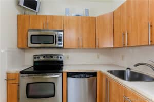 800 West Ave, Miami Beach, FL 33139, Sold 04/24/17