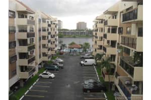 5249 NW 7th St, Miami, FL 33126, Sold 12/27/16