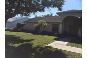 20330 NW 4 St, Pembroke Pines, FL 33029, Sold 01/26/17