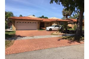 7273 Loch ness Dr, Miami Lakes, FL 33014, Sold 04/24/17