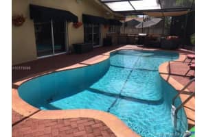 7273 Loch ness Dr, Miami Lakes, FL 33014, Sold 04/24/17