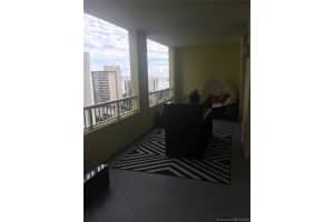 170 SE 14th St, Miami, FL 33131, Sold 01/03/17