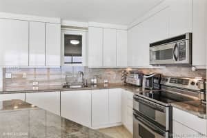 6423 Collins Ave, Miami, FL 33141, Sold 02/27/17