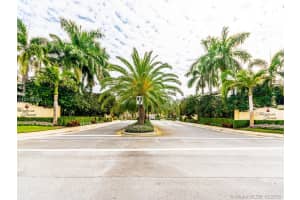 1601 Passion Vine Cir, Weston, FL 33326, Sold 01/13/17
