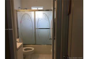 7660 NW 180th Terrace, Hialeah, FL 33015, Sold 01/31/17