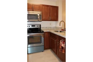 6854 NW 173rd Dr, Hialeah, FL 33015, Sold 12/16/16