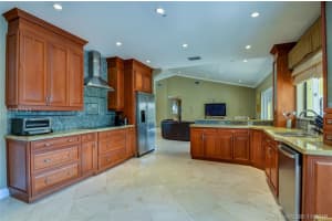 15522 NW 82nd Pl, Hialeah, FL 33016, Sold 03/03/17