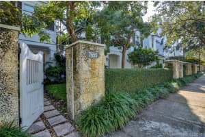 7655 SW 54th Ct, Miami, FL 33143, Sold 02/07/17