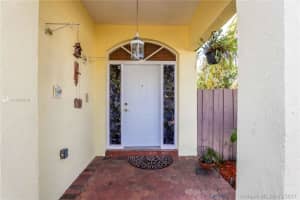 16142 SW 83rd St, Miami, FL 33193, Sold 06/02/17