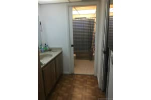 8635 NW 8th St, Miami, FL 33126, Sold 01/13/17