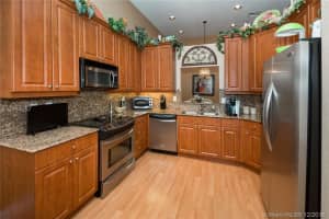 8133 Madison Lakes Cir S, Davie, FL 33328, Sold 01/26/17