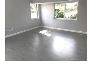 7001 NW 169th St, Hialeah, FL 33015, Sold 01/27/17