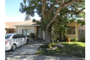 1111 SW 109th Ave, Pembroke Pines, FL 33025, Sold 01/03/17