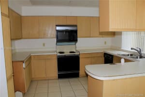 10173 NW 4th St, Plantation, FL 33324, Sold 05/01/17
