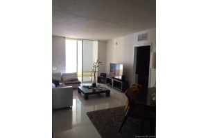 170 SE 14th St, Miami, FL 33131, Sold 03/31/17