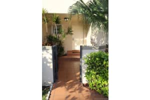 21155 Helmsman Dr APT M14, Aventura, FL 33180, Sold 03/07/17