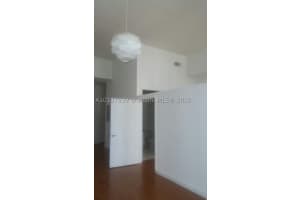 2200 NE 4th Ave, Miami, FL 33137, Sold 03/17/17