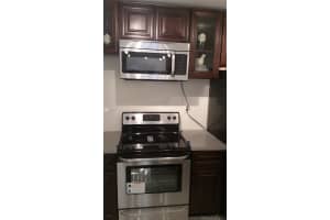 5201 NW 7th St, Miami, FL 33126, Sold 01/30/17