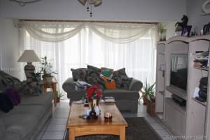 8893 Fontainebleau Blvd, Miami, FL 33172, Sold 03/23/17