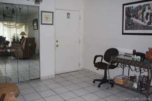 8893 Fontainebleau Blvd, Miami, FL 33172, Sold 03/23/17