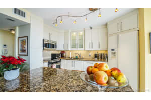 15645 Collins Ave, North Miami Beach, FL 33160, Sold 09/28/17