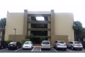 8615 NW 8th St, Miami, FL 33126, Sold 01/26/17