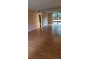 8615 NW 8th St, Miami, FL 33126, Sold 01/26/17