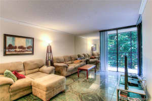 18000 NW 68th Ave #310a, Hialeah, FL 33015, Sold 03/17/17