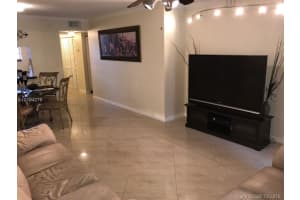 10461 NW 8th St, Pembroke Pines, FL 33026, Sold 03/15/17