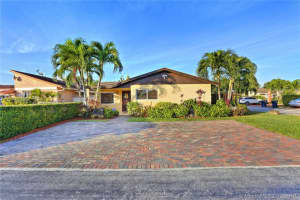 10531 SW 21st Ln, Miami, FL 33165, Sold 01/27/17