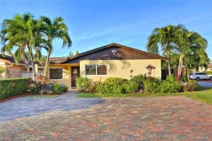 10531 SW 21st Ln, Miami, FL 33165, Sold 01/27/17