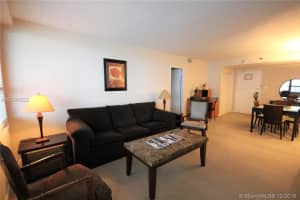 5225 Collins Ave, Miami, FL 33140, Sold 06/27/17