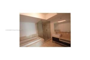 218 SE 14th St, Miami, FL 33131, Sold 02/16/17