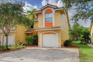 5541 NW 90th Terrace, Sunrise, FL 33351, Sold 01/27/17