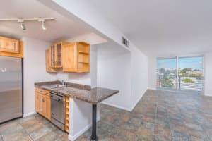 1605 Bay Rd, Miami Beach, FL 33139, Sold 03/24/17