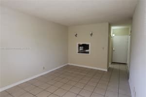 4550 NW 9th St #104e, Miami, FL 33126, Sold 04/27/17