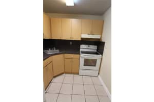 4550 NW 9th St #104e, Miami, FL 33126, Sold 04/27/17