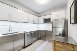 700 16th St, Miami Beach, FL 33139, Sold 03/21/17